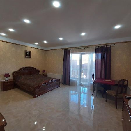 Аппартаменты С Балконом Apartamento Odesa Exterior foto
