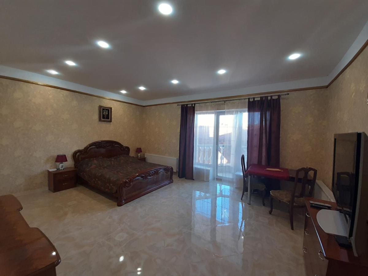 Аппартаменты С Балконом Apartamento Odesa Exterior foto